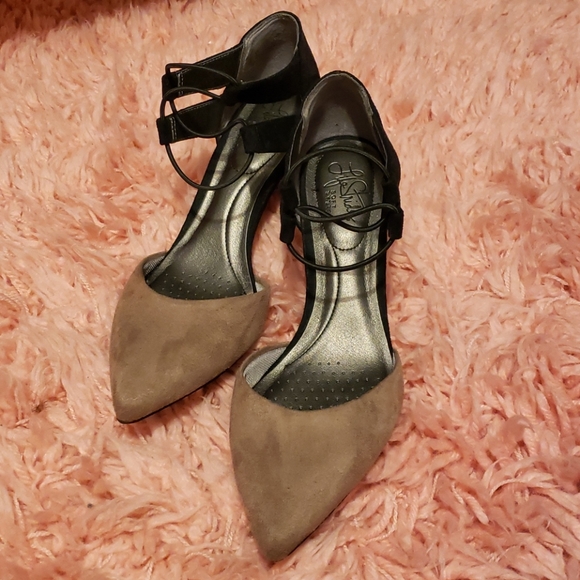 Life Stride Shoes - Two toned heels